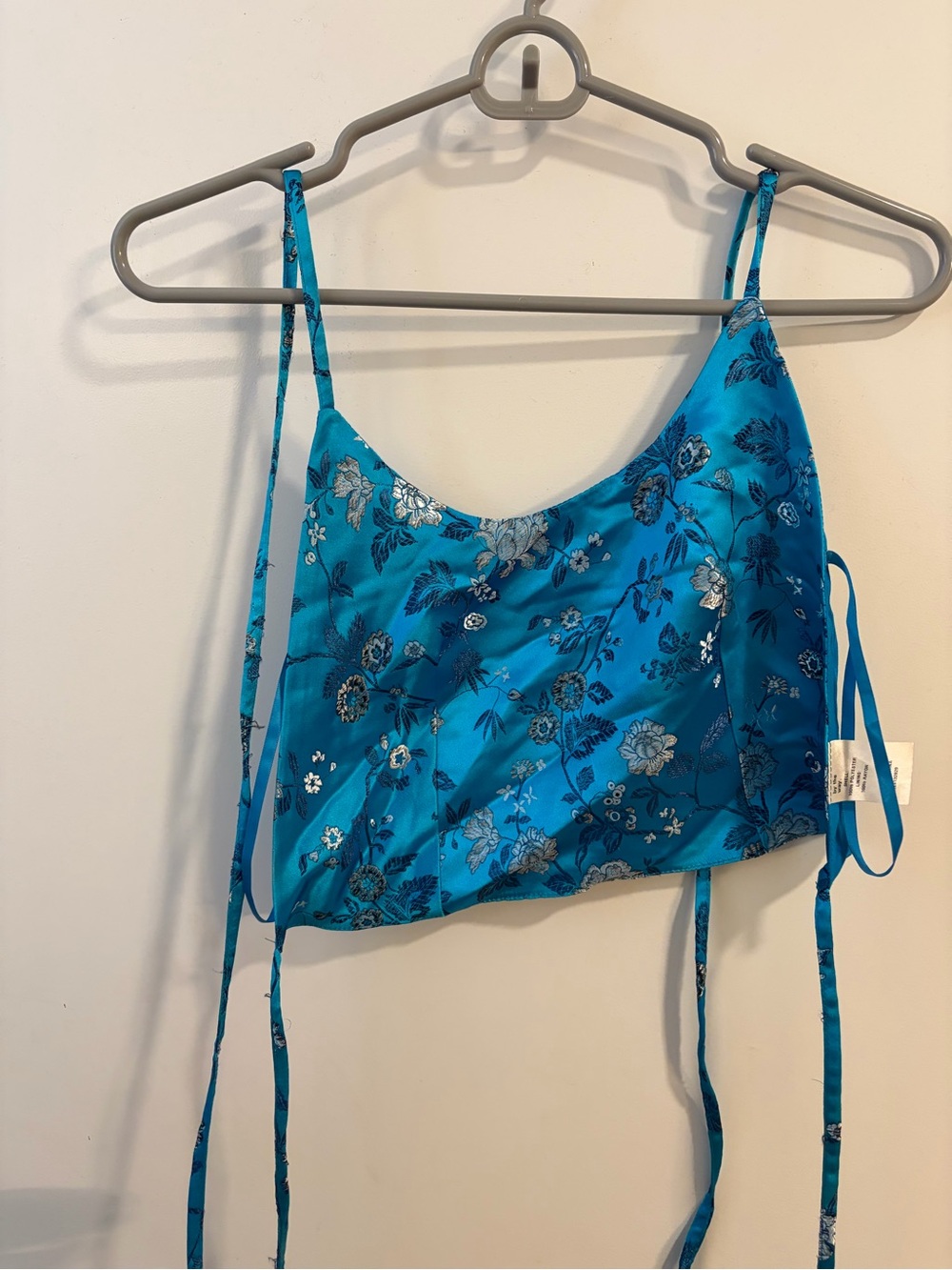 by the way ALANA FLORAL BROCADE CROP TOP IN BLUE MULTI